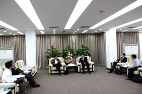 President LI Yuanyuan meets LI Wenyue, Chairman of GDH Limited