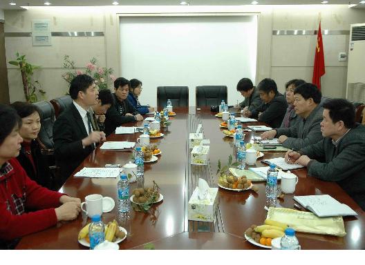 Mr. Liu Jianchao et al visit Jinan University