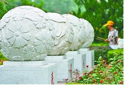 Stones carved with flowers of four seasons