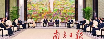 President Hu Jintao visits Guangdong Exhibition Hall