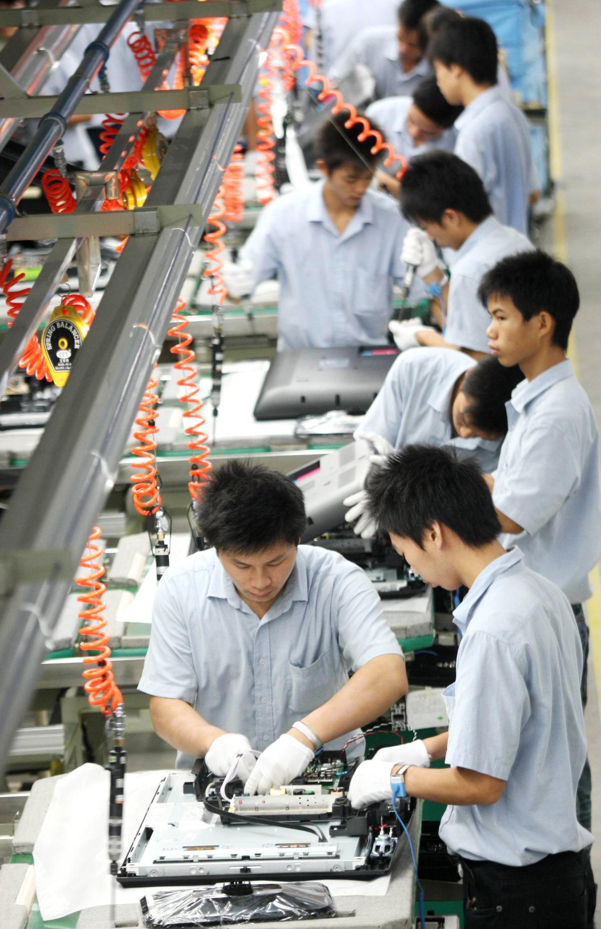 China   s Largest Independently Invested Integrated LCD TV Manufacturing Project Goes into Production