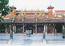 Travel of the temple of imprisoning wife   s parents of the Huaihe River that open  Quanzhou of China