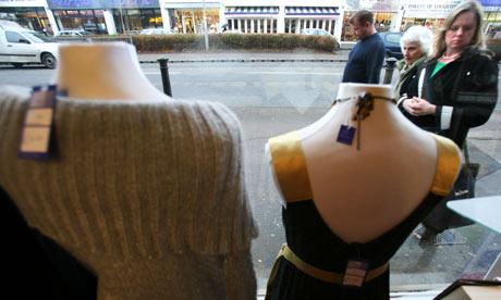 UK: Charities fight over secondhand clothes market