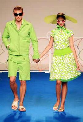 Madrid fashion show gets colourful outfits