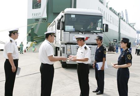 China Customs: Released 58 Relay Vehicles from Europe quickly(with photo)