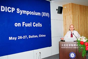 Opening of the DICP Symposium on Fuel Cells