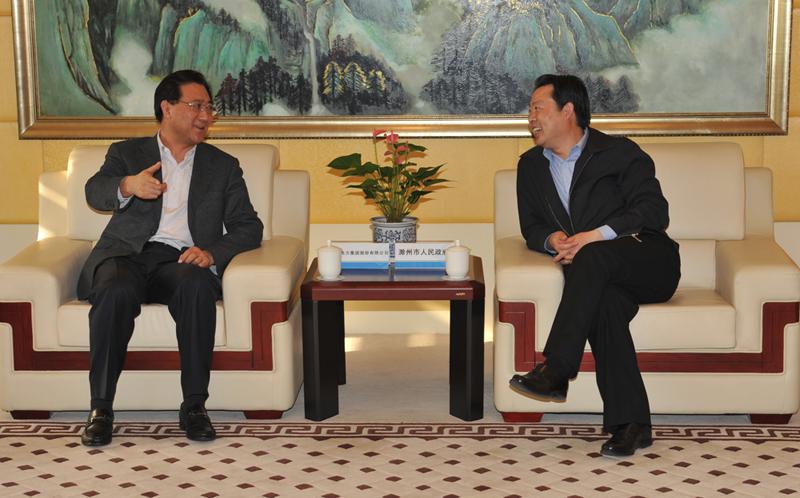 Xie Changjun and Huang Qun interview with the mayor of Chuzhou City