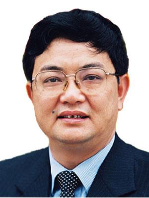 Moutai chairman earns 20 times more than Wuliangye's