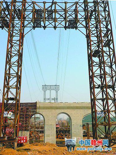 Construction of Xinshiji Bridge Intensified