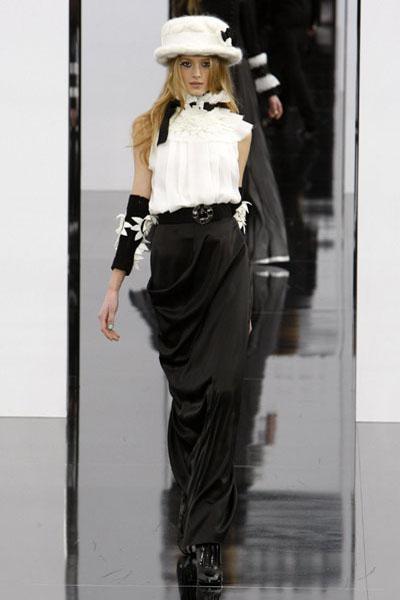 Chanel women's ready-to-wear in Paris Fashion Week