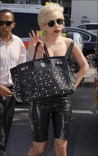 Lady Gaga appears with new punk look