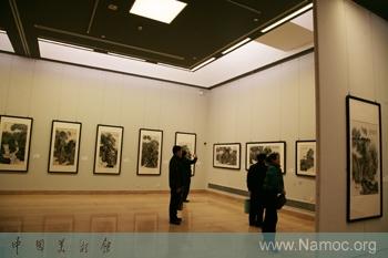 A landscape painting exhibition is on view to commemorate Chen Zuoding