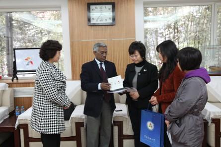 The Deputy Director of Policy Research Center of the National University of Singapore Visited CUC