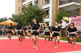1st South Campus graduate carnival and Chinese & foreign student exchange meeting held