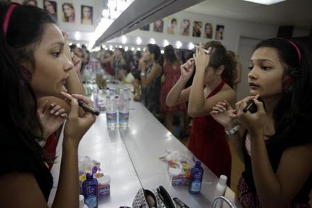 Girls prepare for future beauty contests