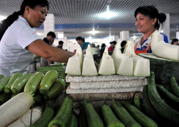 Vegetable prices begin to fall in S China's Hainan province