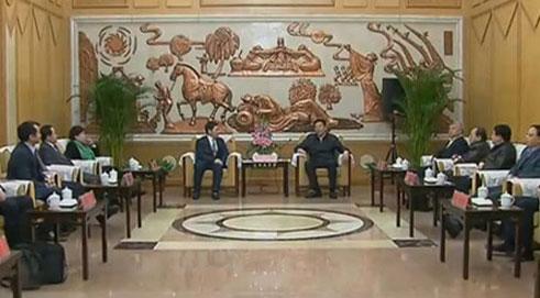Governor Xu Shousheng Meets with Board Chairman of Yurun Group