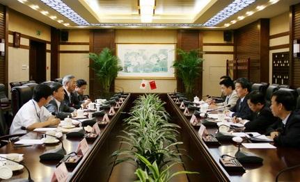 Vice Minister Niu Dun Meets with Yoshio Kobayashi, Executive Advisor of Norinchukin Research Institute Co., Ltd