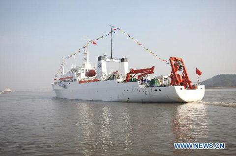 Chinese research ship embarks on year-long global voyage