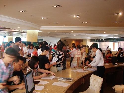 The first week of launch of    Ten-year Xiaoya    triggered a trend to buy flats in the south