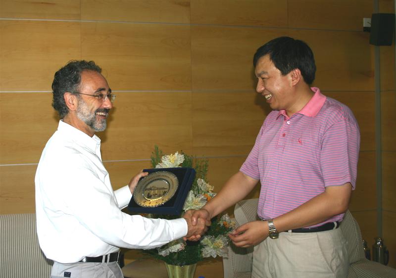 AstraZeneca Delegation visited Tianjin University