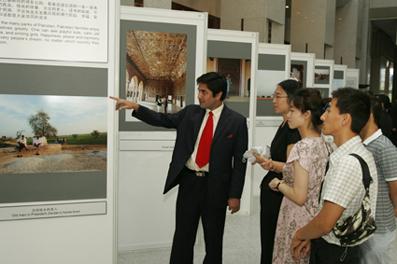 Pakistani President Asif Ali Zardari Visits Tsinghua