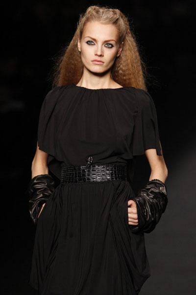 Karl Lagerfeld F/W 2009/10 women's collection at Paris Fashion Week