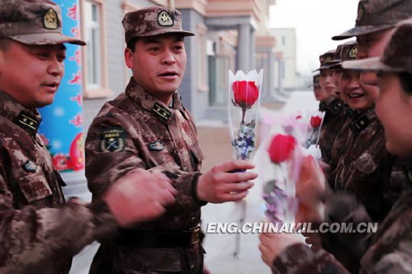 Chinese peacekeeping medical detachment to Sudan celebrates Valentine's Day before setting out