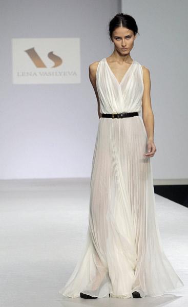 Gauzy gowns highlight Russian Fashion Week
