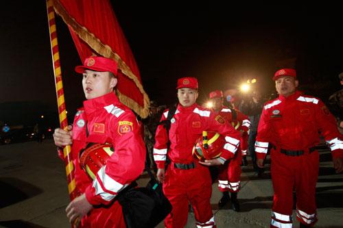 Chinese Rescue Team Leaves for Japan