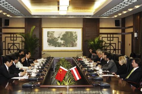Minister Han Changfu Meets with Austrian Minister of Agriculture, Forestry, Environment and Water Management