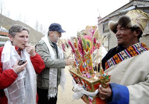 About 81,000 tourists visits Tibet during golden week holiday