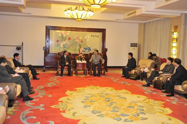 Li Anze met Ji the guests of Anhui Conch Cement Company