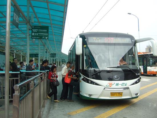 Yutong new energy trolley buses add beauty to Guangzhou