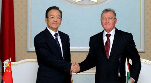 China, Tajikistan Sign Joint Communique to Promote Ties, Cooperation