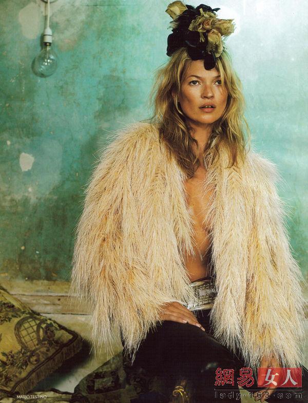 Kate Moss' new image in VOGUE October