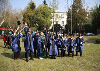 Nineteen Foreign Students Graduated in 2010 from Hohai University