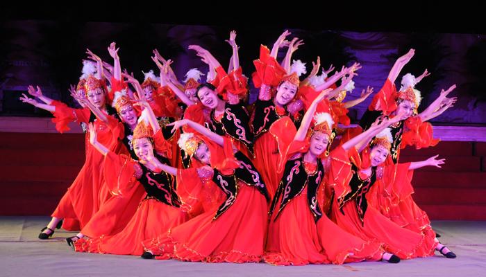 SHANXI UNIVERSITY HOLDS ITS 19TH    HUNDRED FLOWERS AWARD VARIETY SHOW    ON DEC. 10