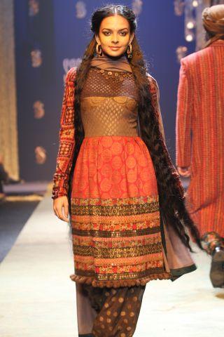 LAKME GRAND FINALE - SABYASACHI MUKHERJEE