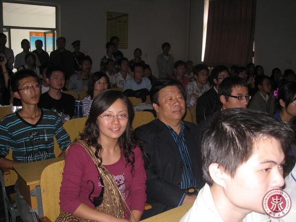 Shi Qain Celebrates the 60 Anniversary of China with School Teachers and Students