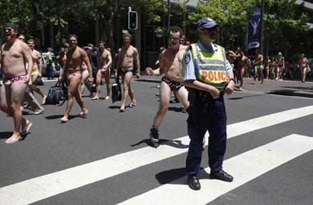 Swimwear parade set to break Guinness Record in Sydney