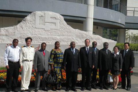 Tanzania   s Deputy Minister of Infrastructure Development and Entourage visit SMU