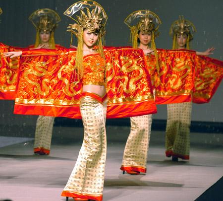 'Floating Forbidden City' staged in Tokyo