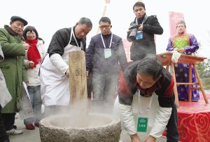 The launching ceremony of 2011' Chinese Cultural Tour was held