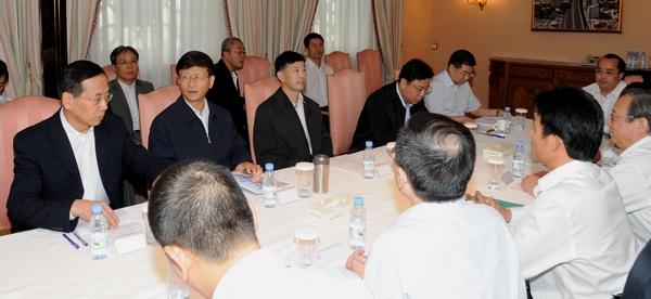 Chinese state adviser held a symposium of Chinese enterprises in Saudi Arabia