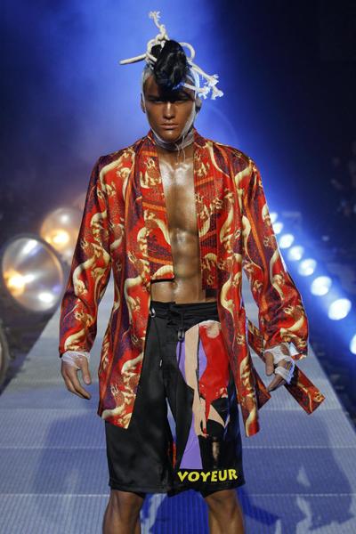 John Galliano Fall-Winter 2010/2011 men's fashion show
