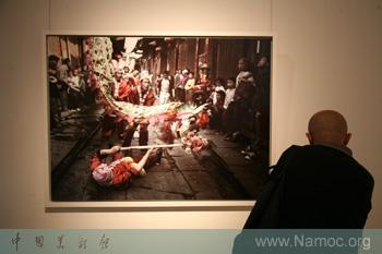 Ouyang Xingkai holds a photographic exhibition