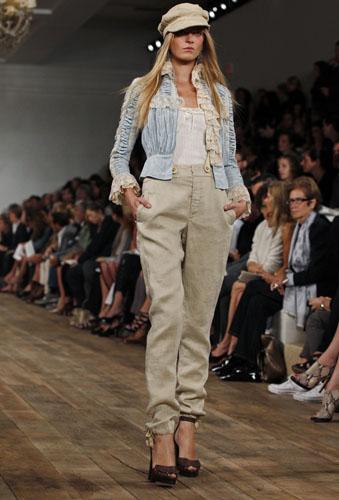 Glamourous cowgirls dazzles Ralph Lauren show in NY