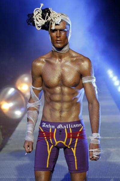 John Galliano Fall-Winter 2010/2011 men's fashion show