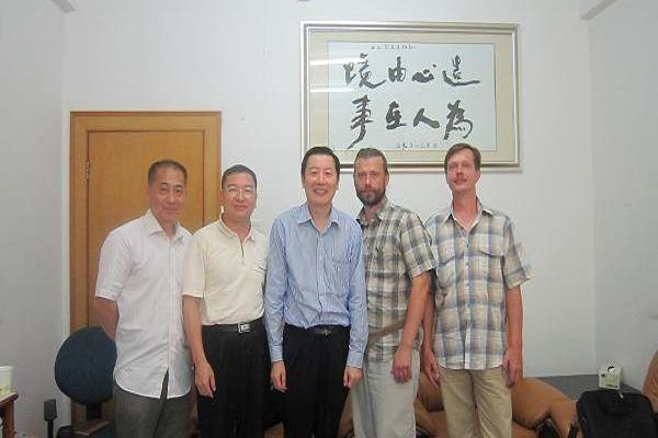Fang  Fanquan  Talks  with  Leaders  of  Confucius  Institute
